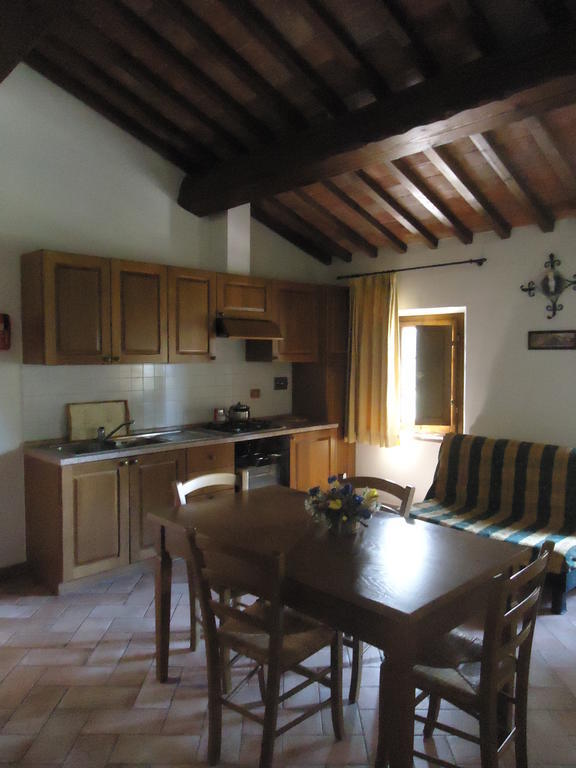Il Borgo Di Montereggi Villa Limite Ruang foto